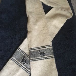 Loreto 100% wool scarf